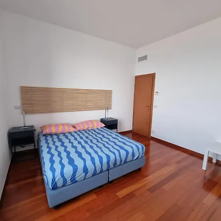 Seafront Luna Apartment
